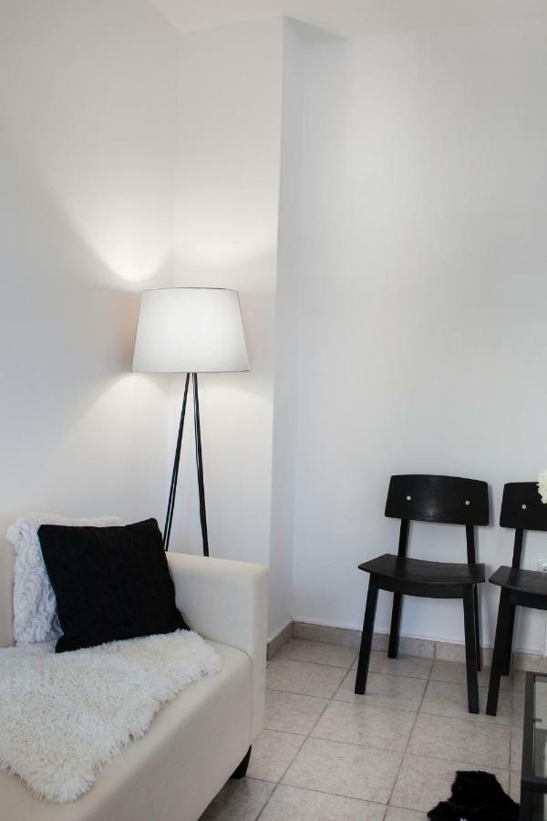 Best Located Executive Apartment In Maroussi. Αθήνα Εξωτερικό φωτογραφία