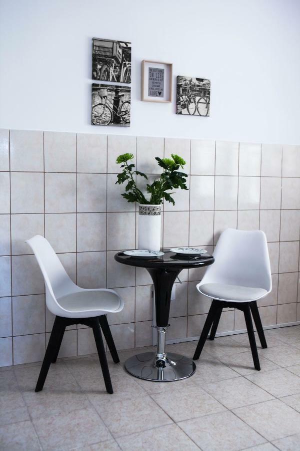 Best Located Executive Apartment In Maroussi. Αθήνα Εξωτερικό φωτογραφία